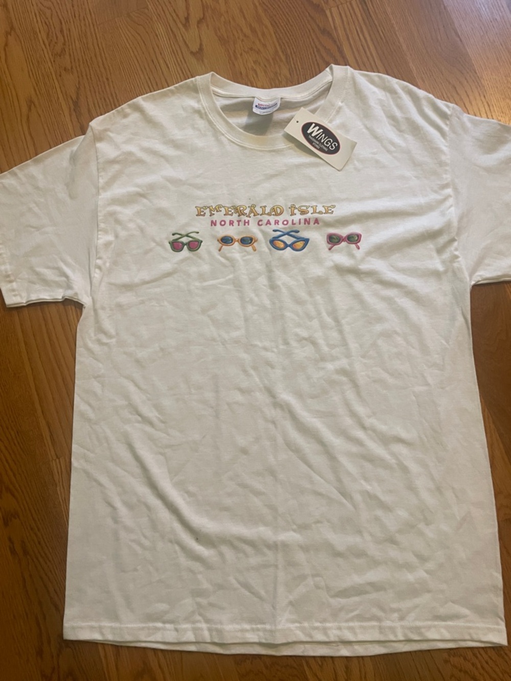Emerald Isle North Carolina Sunglasses White Graphic Tee - LG (OL2)